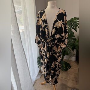 Maison Du Soir‎ Floral Kimono Robe – Size L/XL